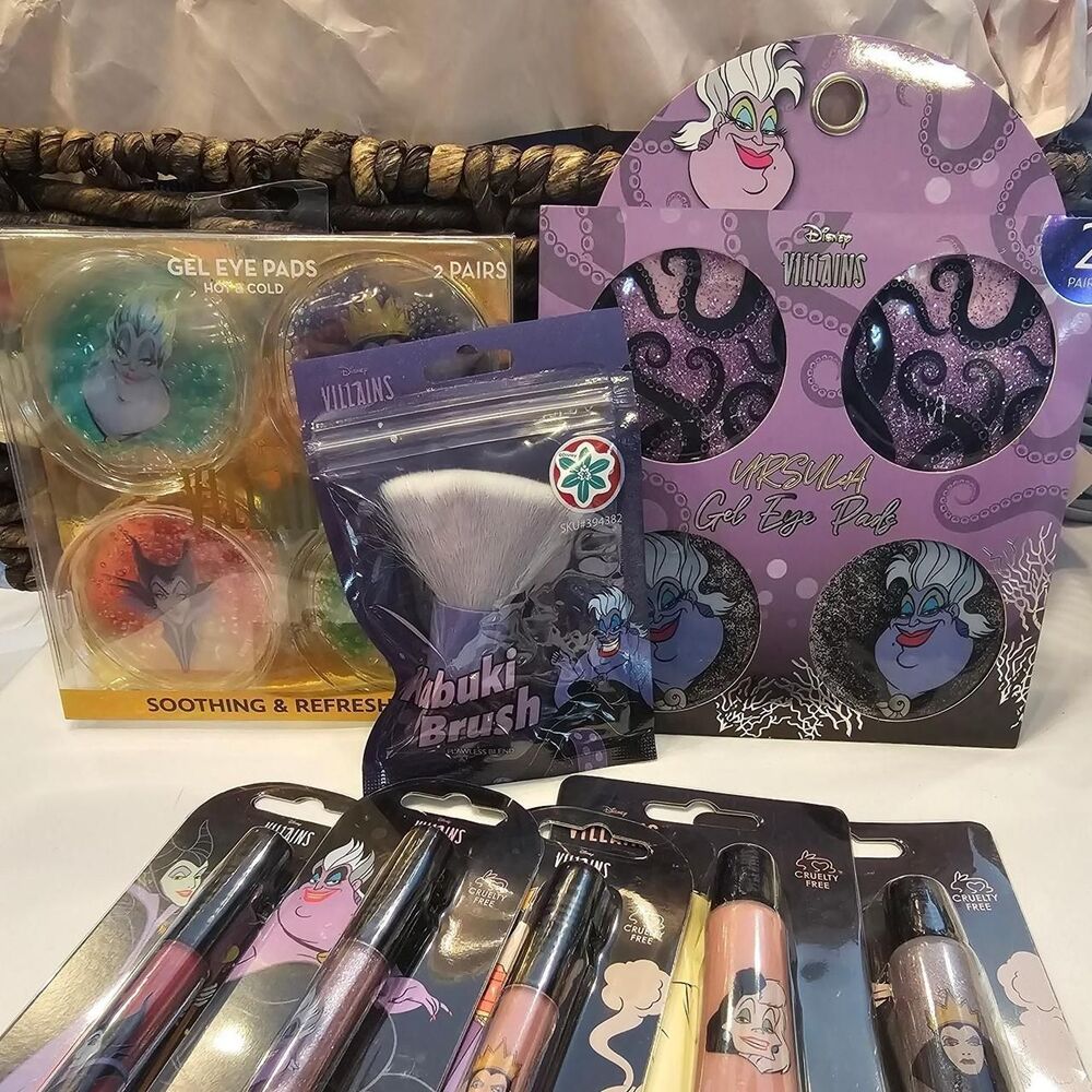 8 PIECE DISNEY VILLAIN MAKEUP BUNDLE WITH URSULA GEL EYE PADS